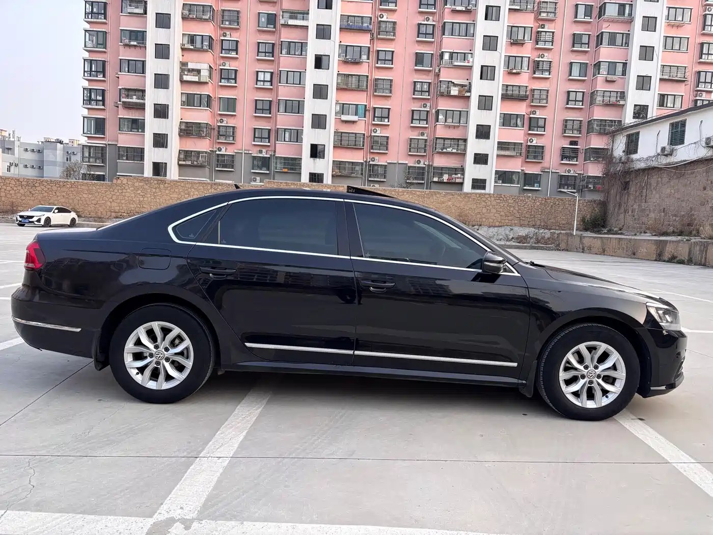 Volkswagen Passat 2015 1.8TSI Automatic Prestige Edition фото 7