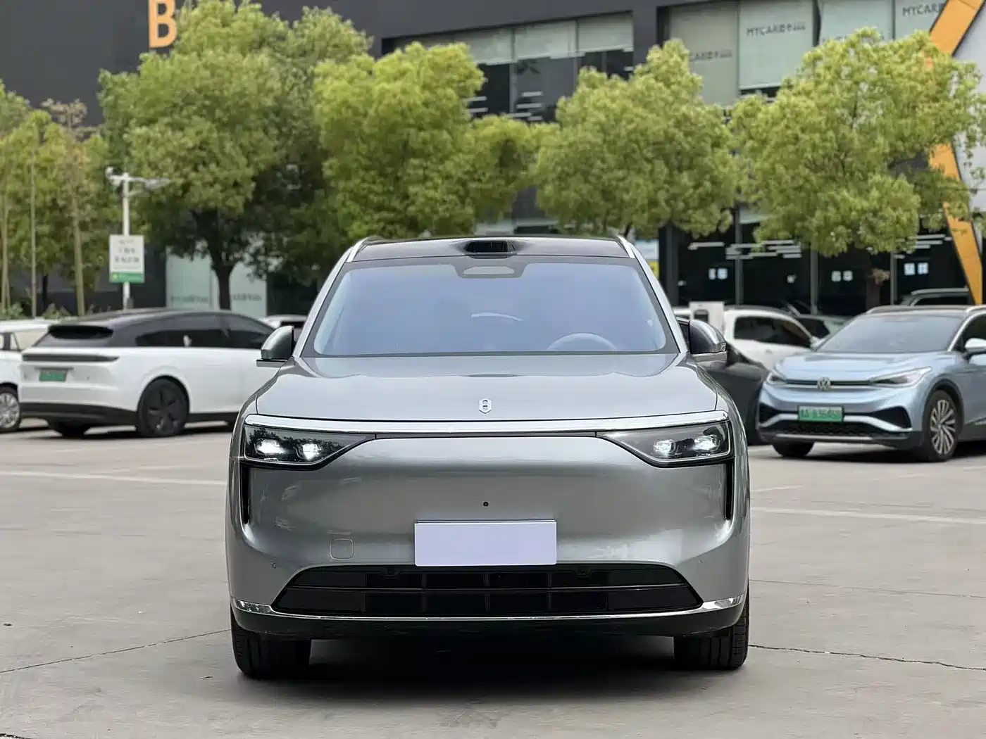 AITO Wenjie AITO M8 2025 Model Extended Range Max+ Edition 53.4kWh 6-Seater фото 2