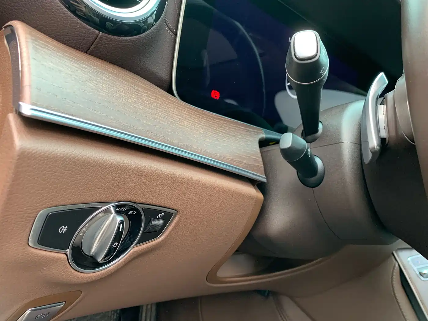 Mercedes-Benz E-Class New Energy 2022 Facelift II E 350 e L Plug-in Hybrid Sedan фото 23