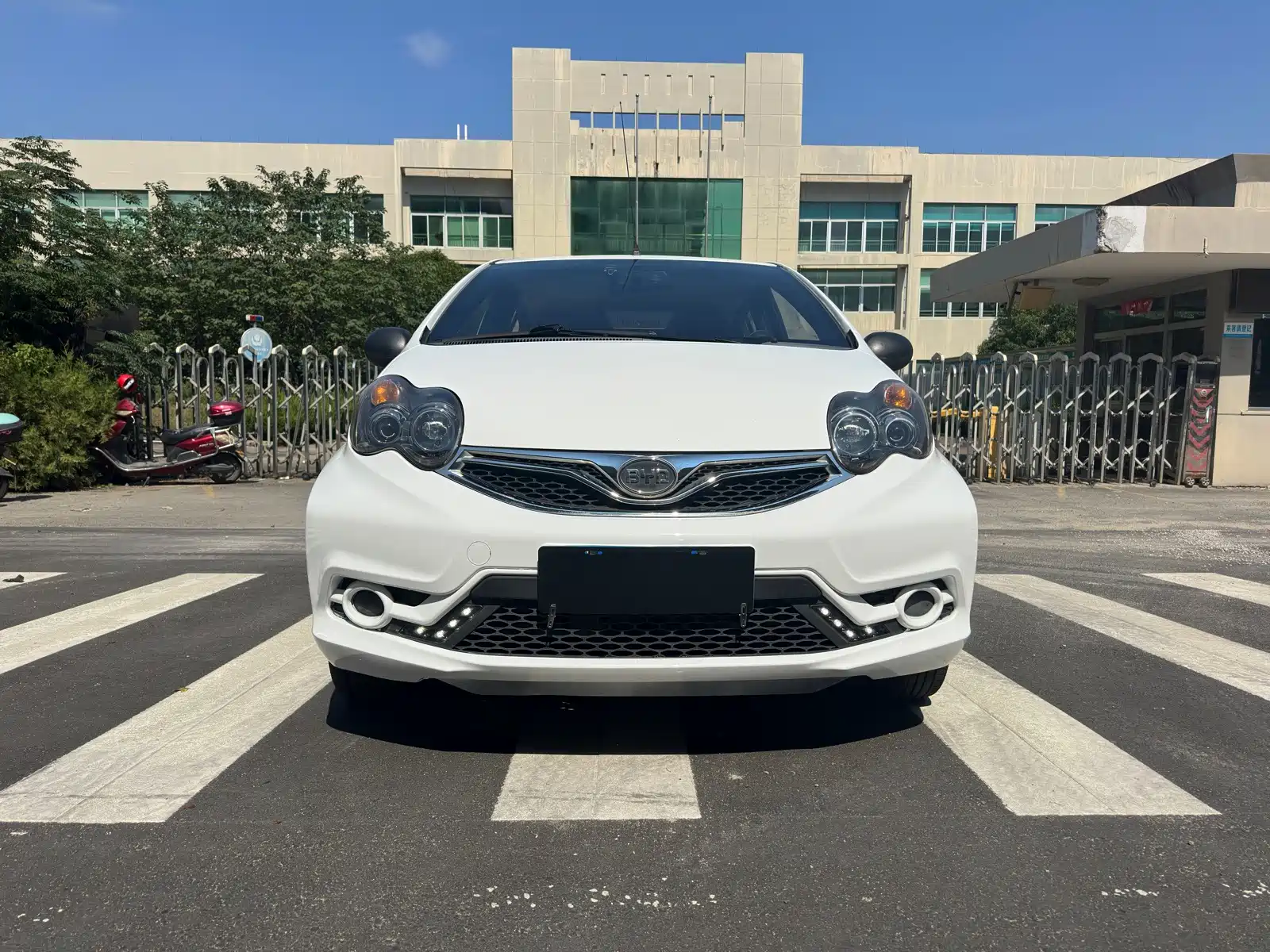 Фото 2 - BYD F0