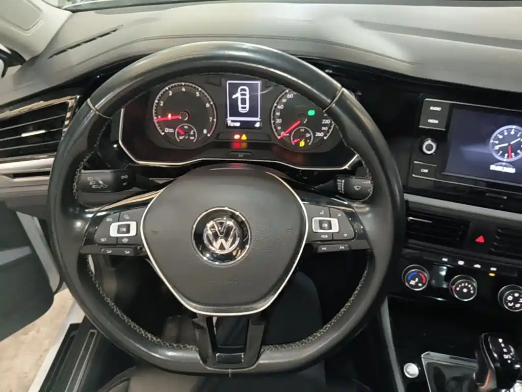 Фото 11 - Volkswagen Sagitar