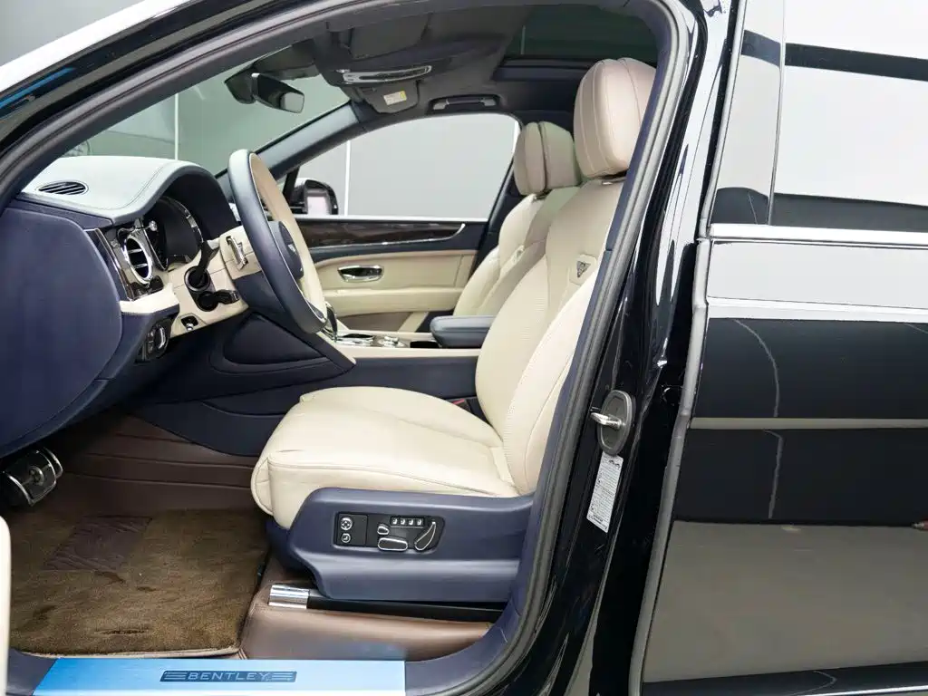 Bentley Bentayga 2024 2023 4.0T V8 Long Wheelbase Version