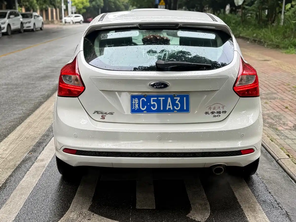 Фото 8 - Ford Focus