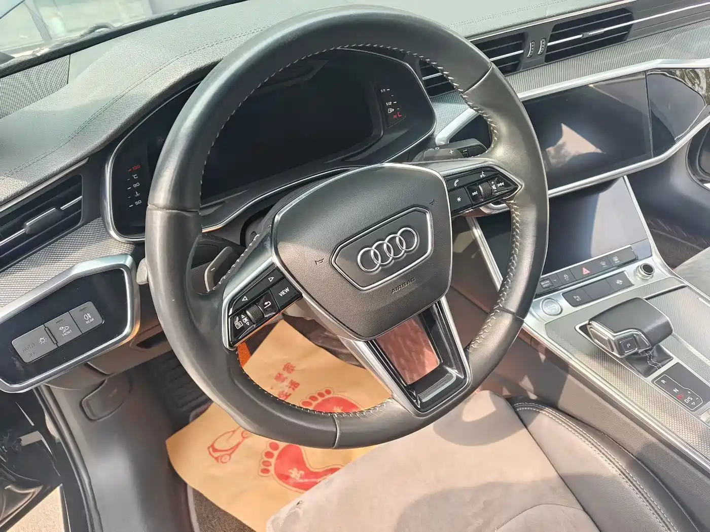 Фото 8 - Audi A6L