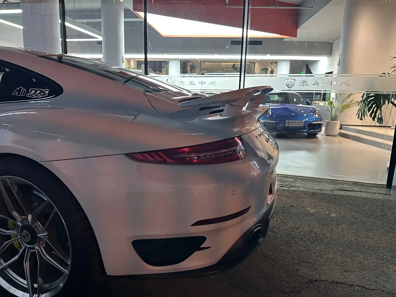 Photo 10 - Porsche 911