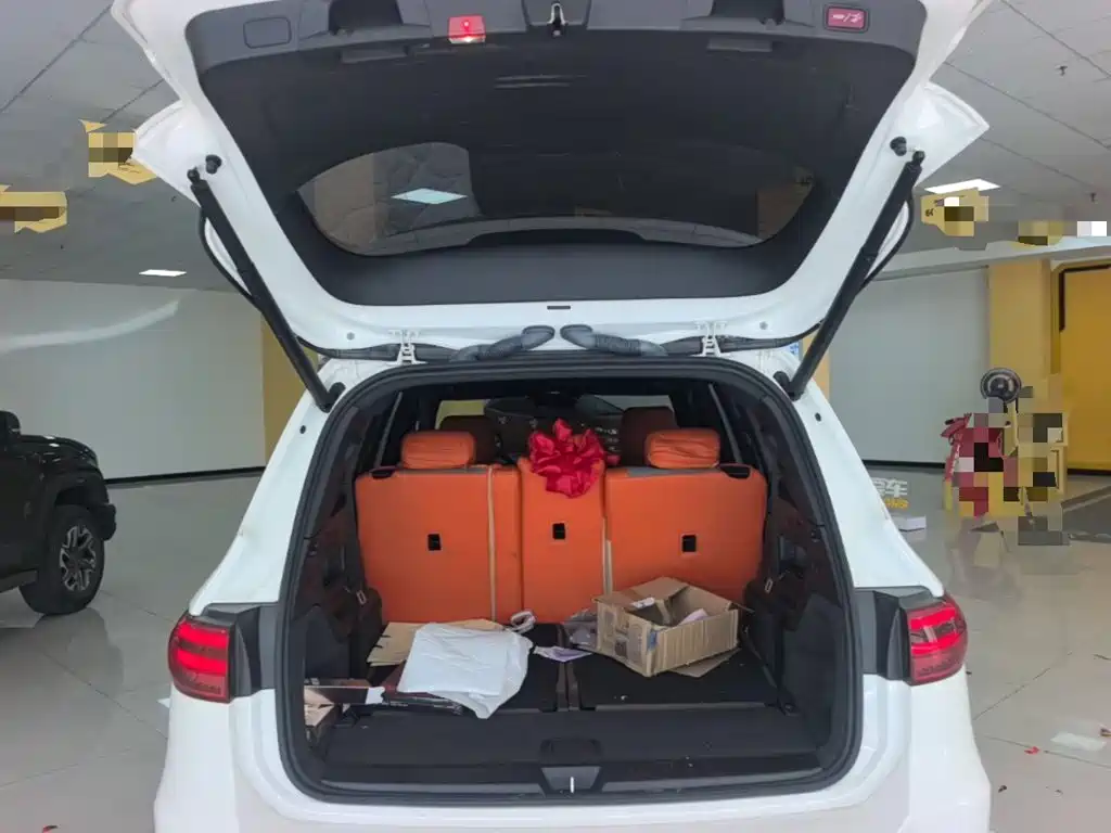 Photo 19 - Mercedes-Benz GLB