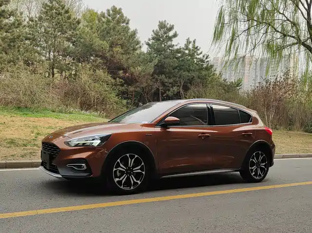 FORD FOX ACTIVE