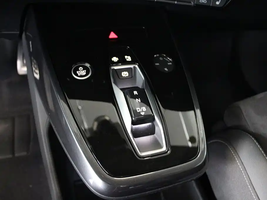 Audi Q4 e-tron 2025 2022 50 e-tron quattro Enjoyment Edition