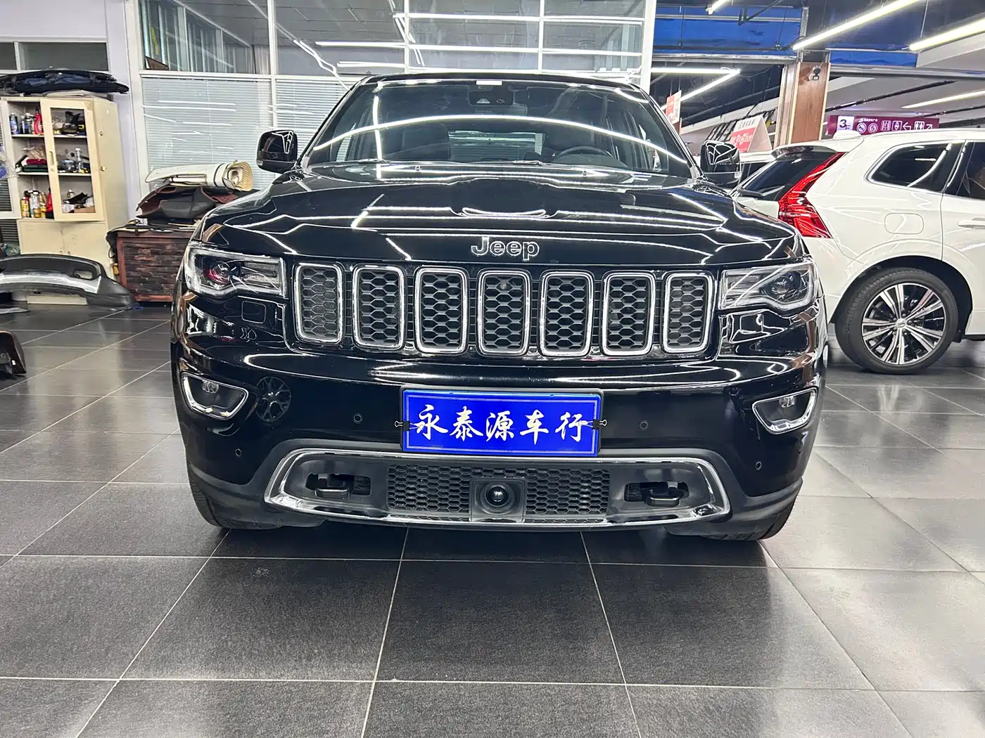 JEEP GRAND CHEROKEE