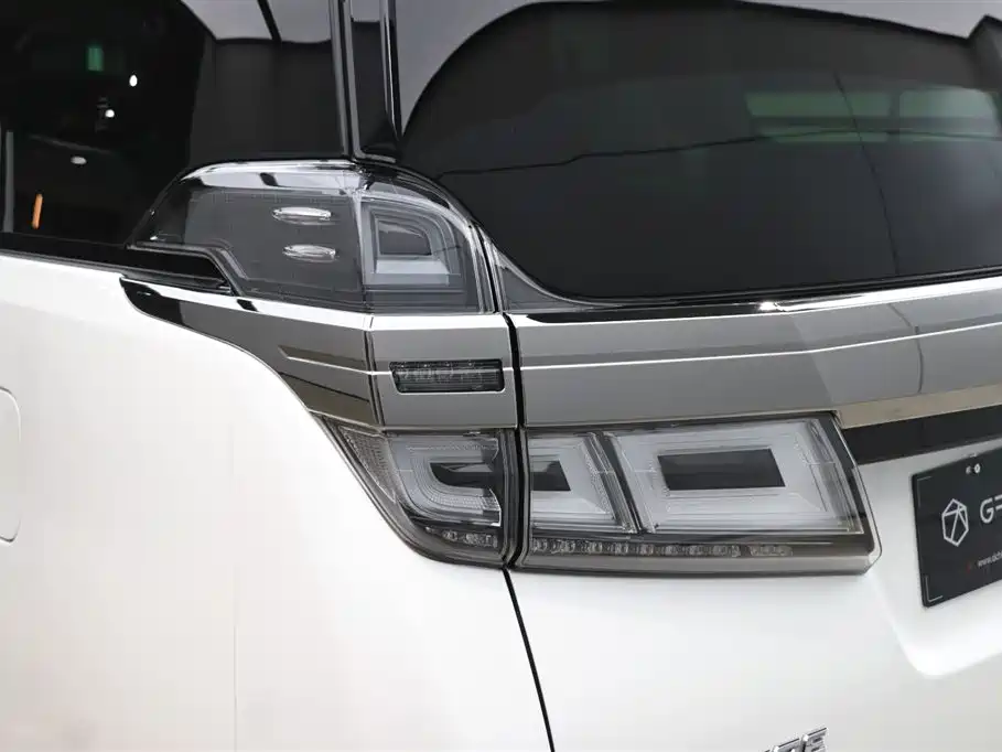 Toyota Vellfire 2020 Twin Engine 2.5L HV Premium Edition фото 35