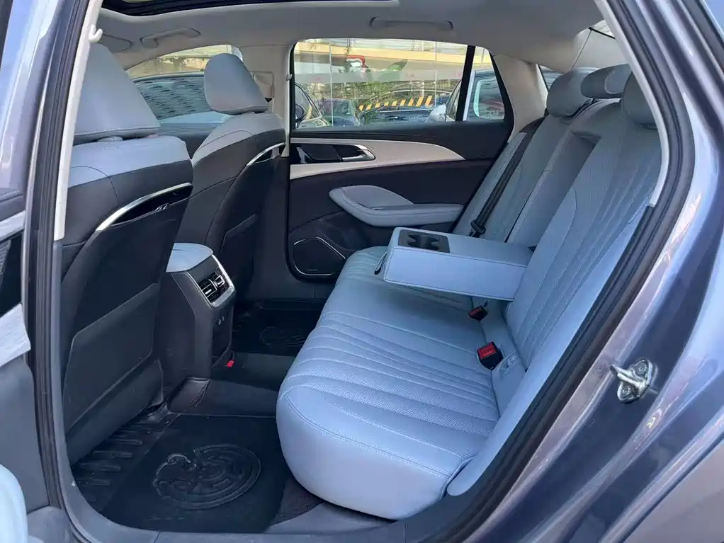Hongqi H5 PHEV, миниатюра 9