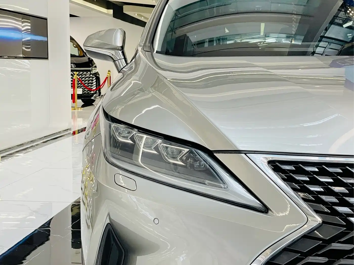Lexus RX 2020 450h 4WD Luxury Edition China VI фото 8