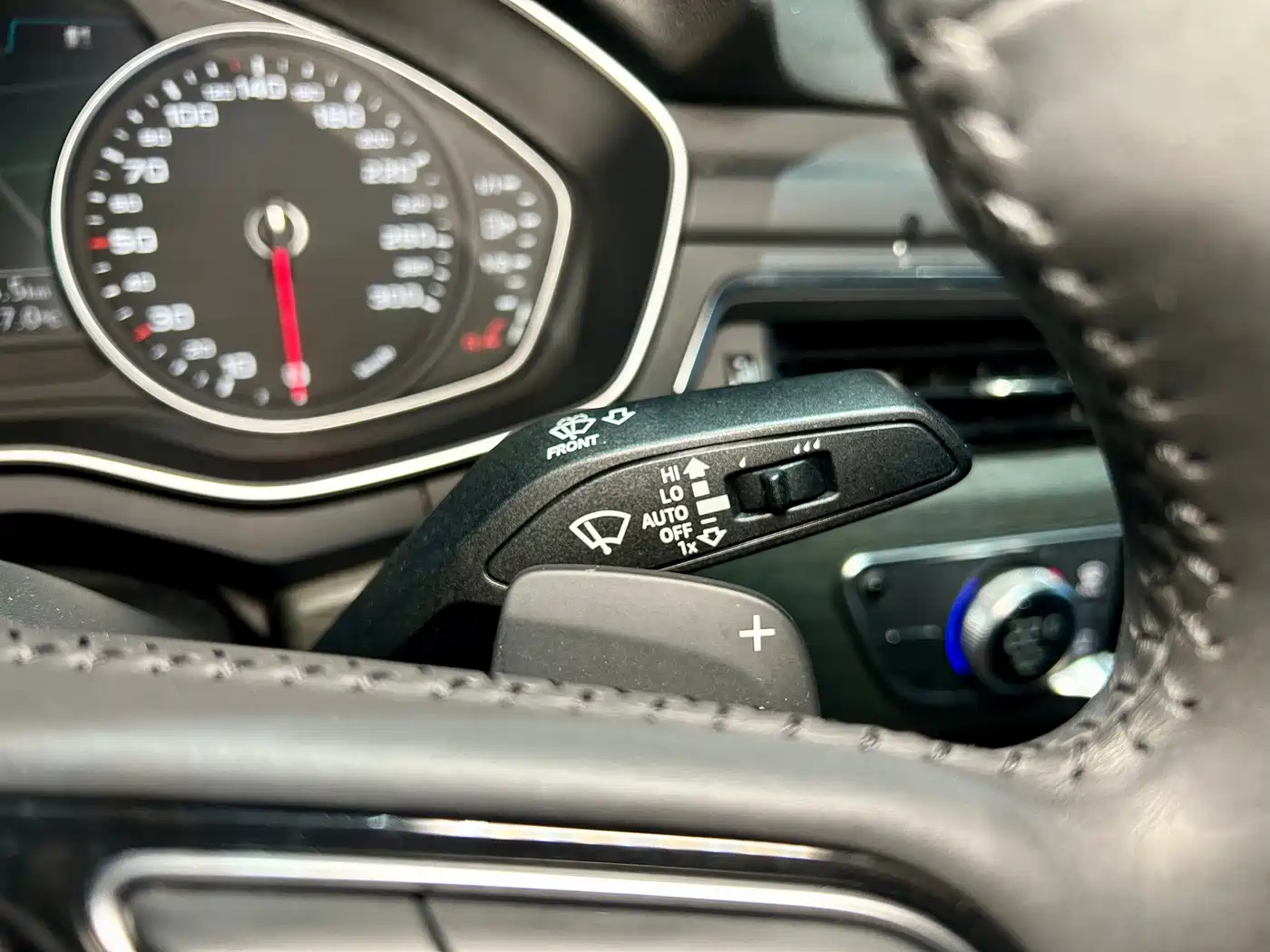 Фото 15 - Audi A4L