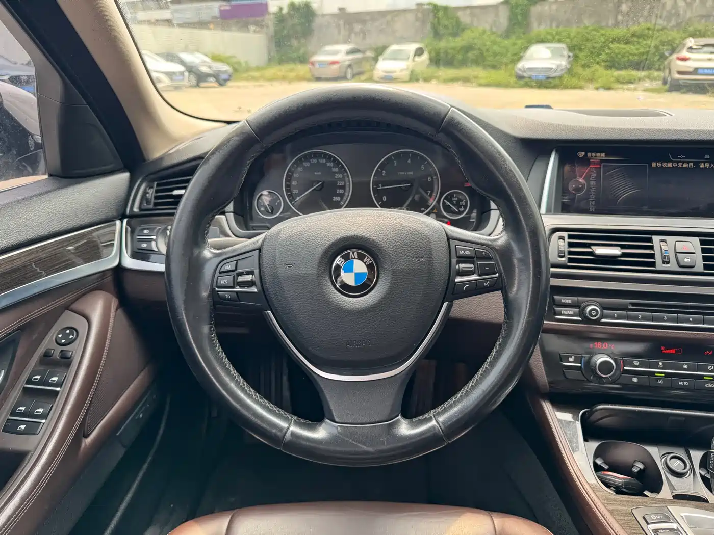 BMW 5 Series 2014 525Li Luxury Design Package фото 17