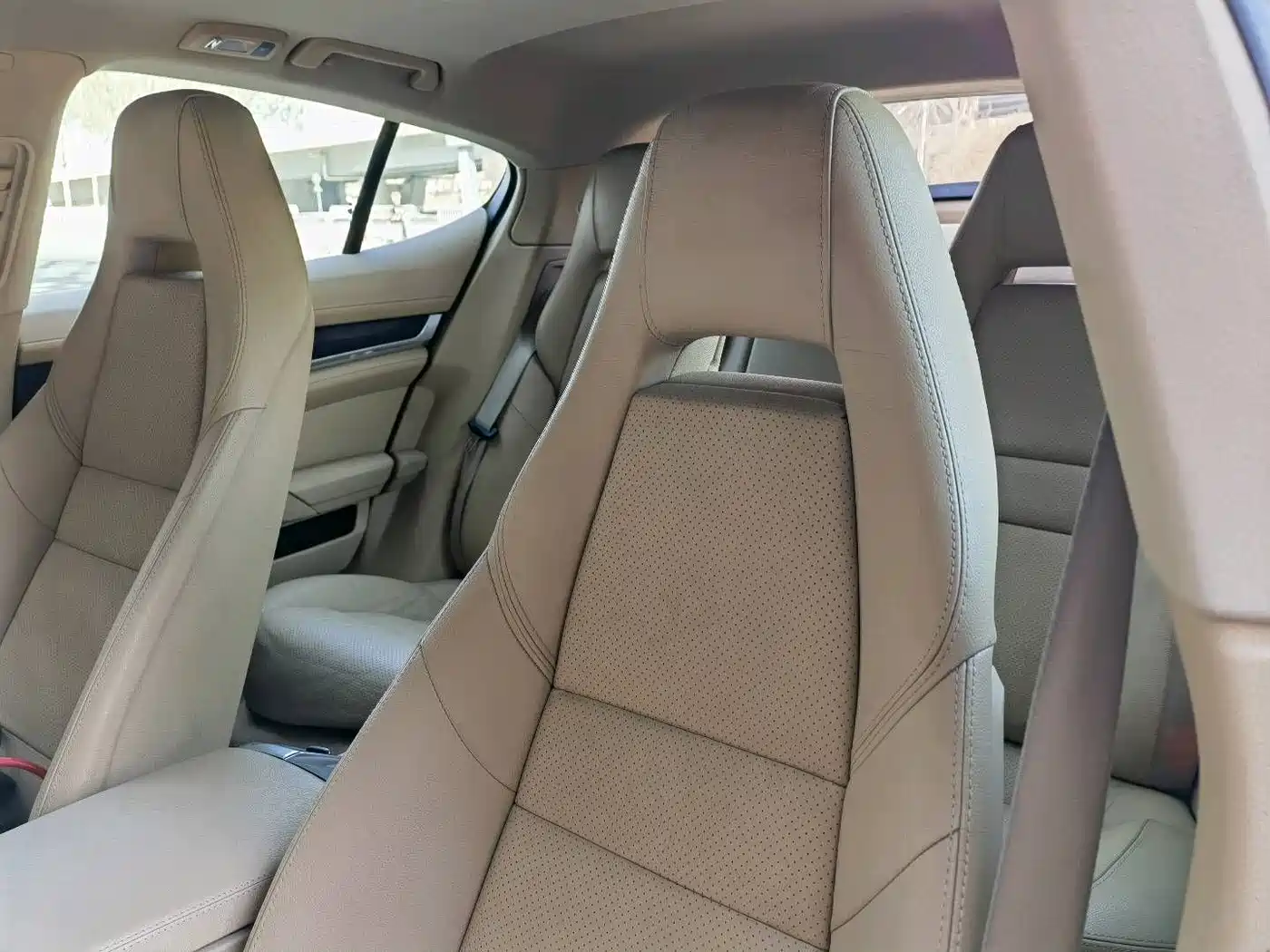 Porsche Panamera 2010 Panamera 4 3.6L фото 14