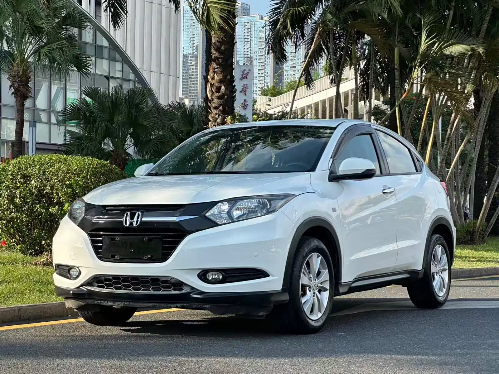 Photo 1 - Honda Vezel