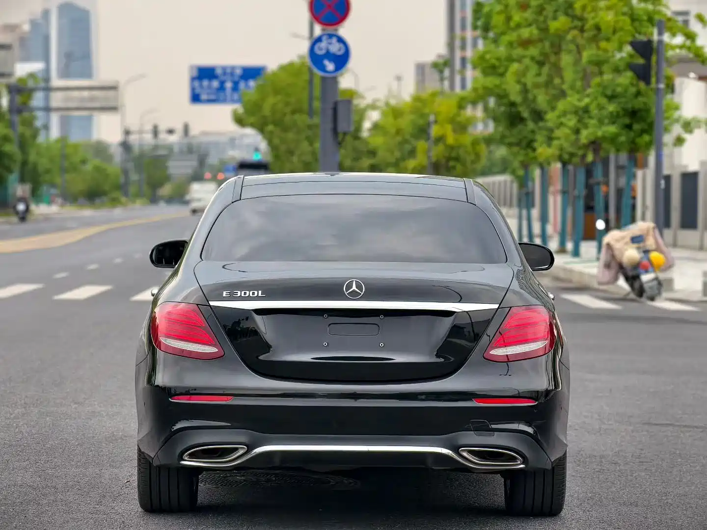 صورة 7 - Mercedes-Benz E-Class