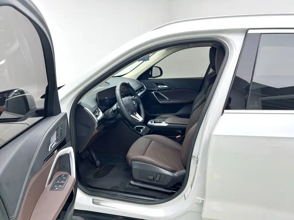 BMW iX1 2025 2025 eDrive25L X Design Package