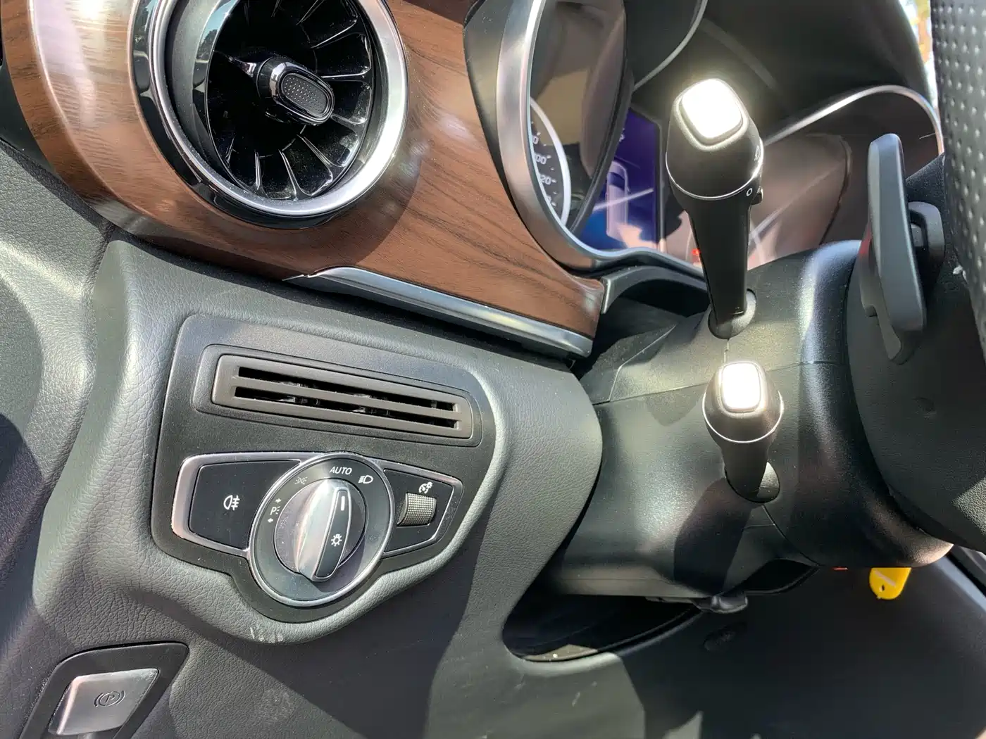 Mercedes-Benz V-Class 2022 V 260 Prestige Edition фото 23