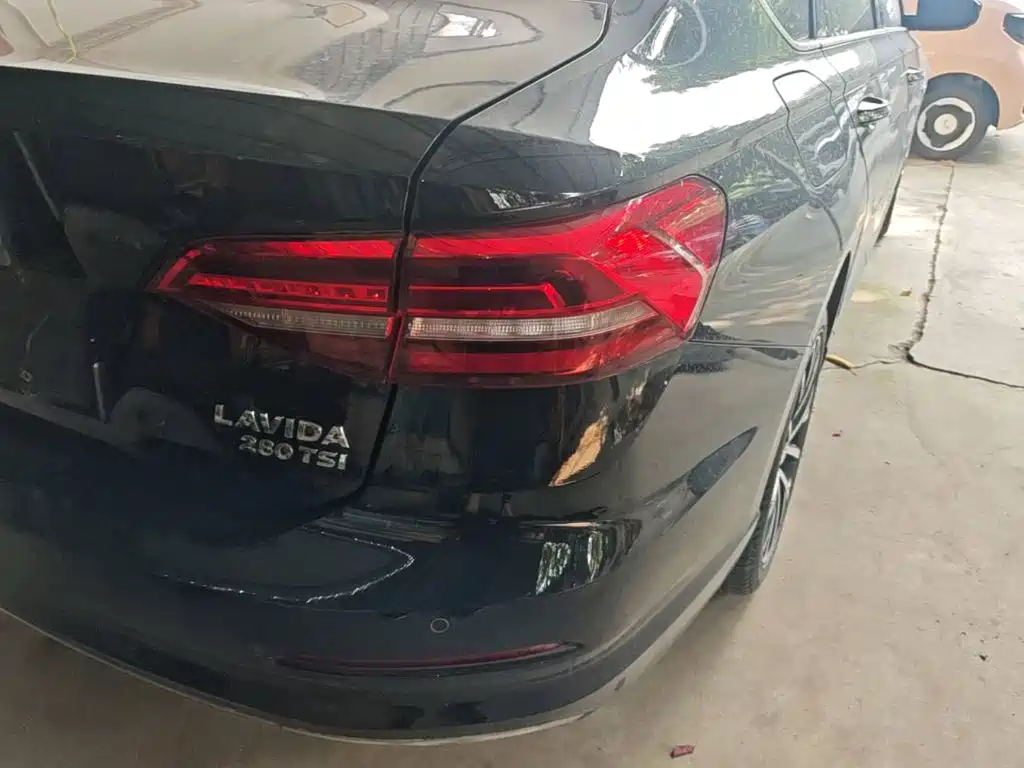 Фото 8 - Volkswagen Lavida