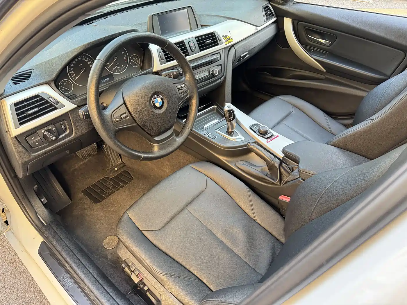 BMW 3 Series 2015 316i Progressive фото 3