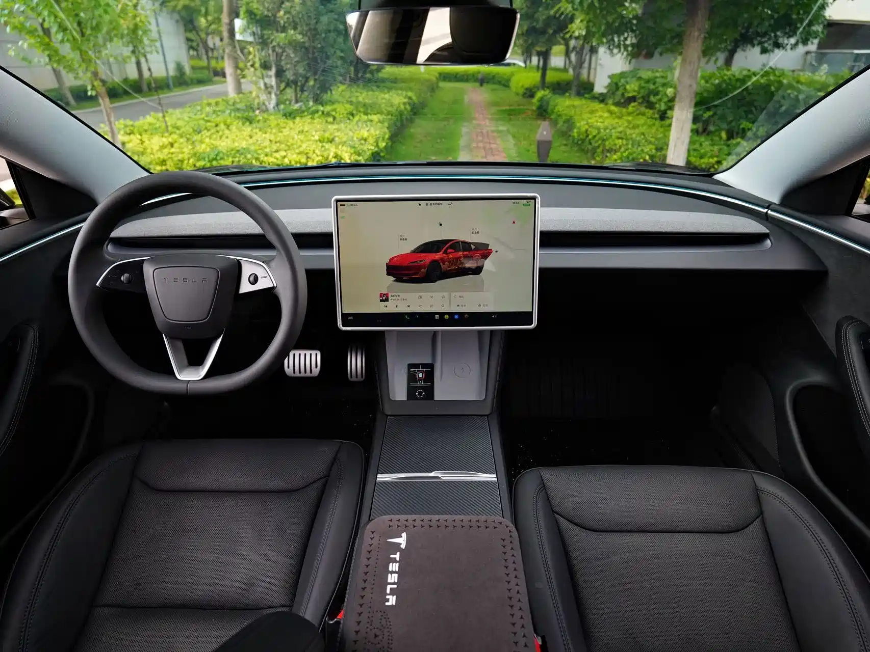 Фото 10 - Tesla Model 3