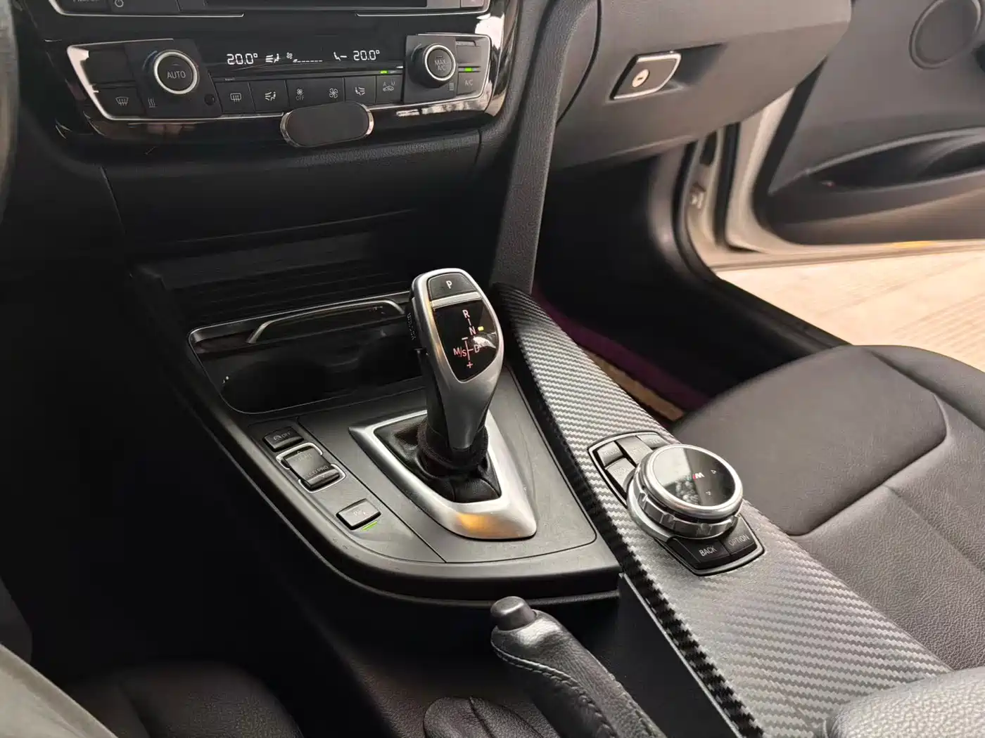 BMW 3 Series 2017 320Li M Sport фото 18
