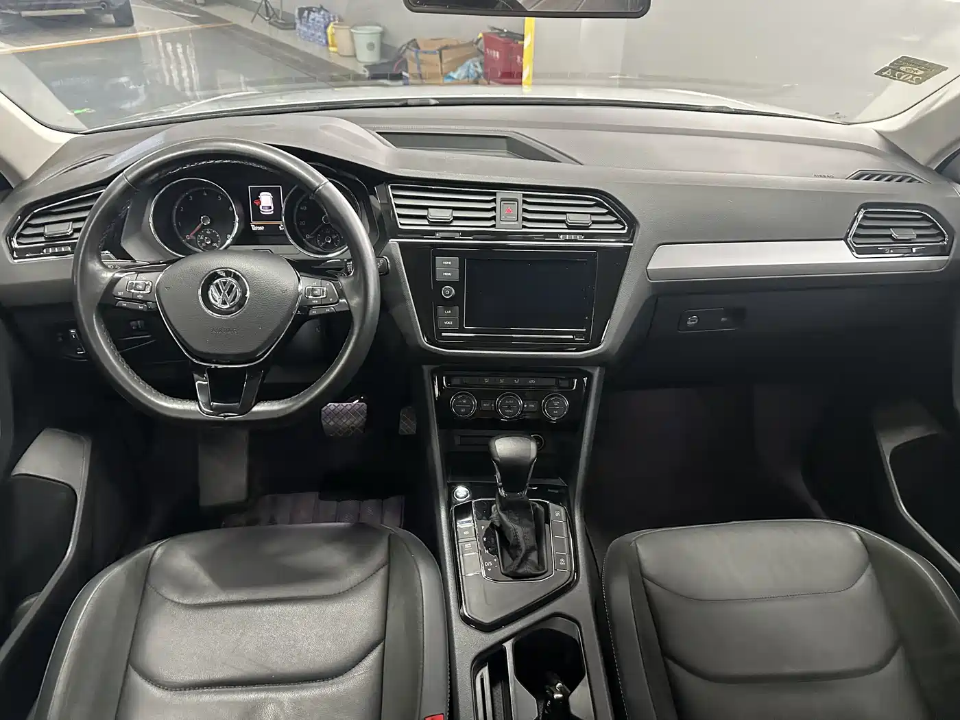 Volkswagen Tiguan L 2018 Facelift 330TSI Automatic 2WD Comfort Edition фото 8