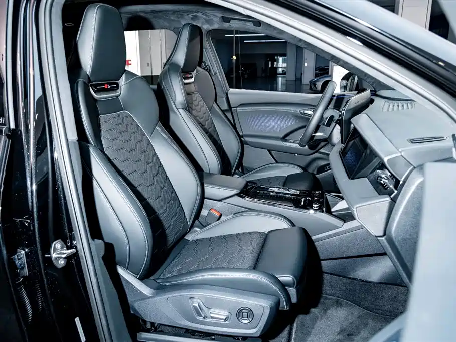 Audi Q6L e-tron 2025 Model Pioneer Edition фото 22