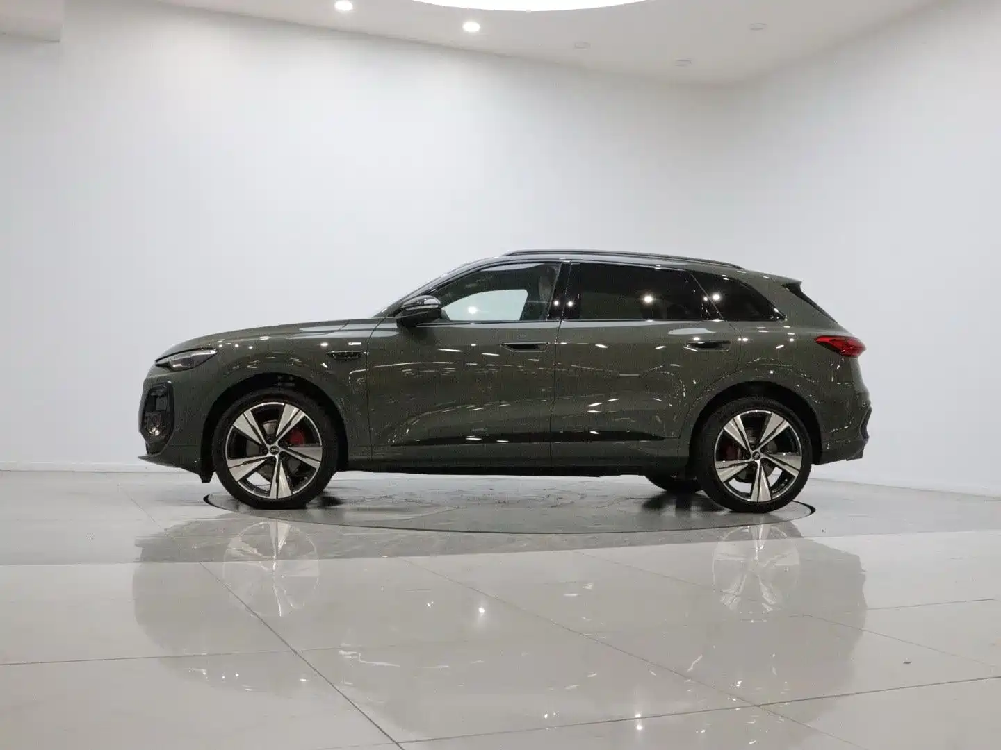 Photo 8 - Audi Q5L