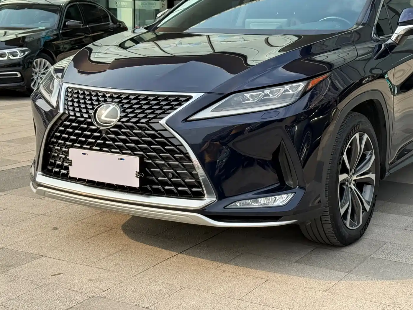 Фото 10 - Lexus RX