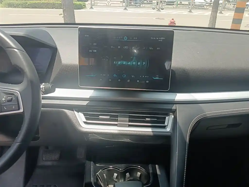 Photo 13 - BYD Song Pro