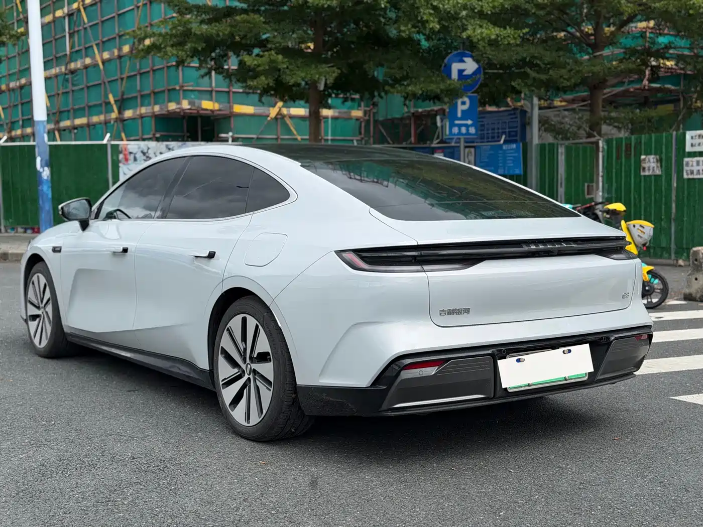 Geely Galaxy Galaxy E8 2024 2024 665km RWD Starship Voyager Edition