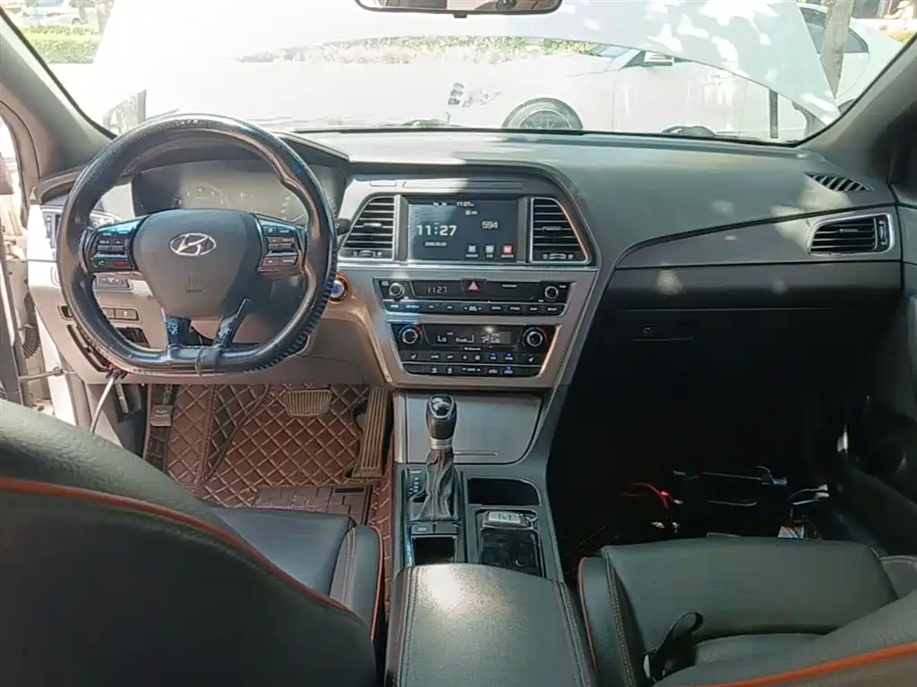 HYUNDAI SONATA