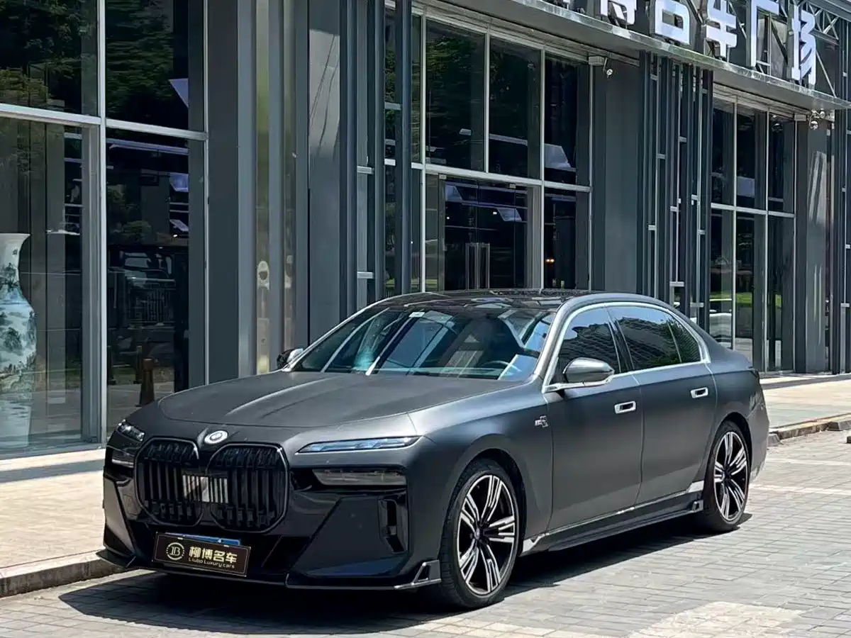 صورة 1 - BMW 7 Series