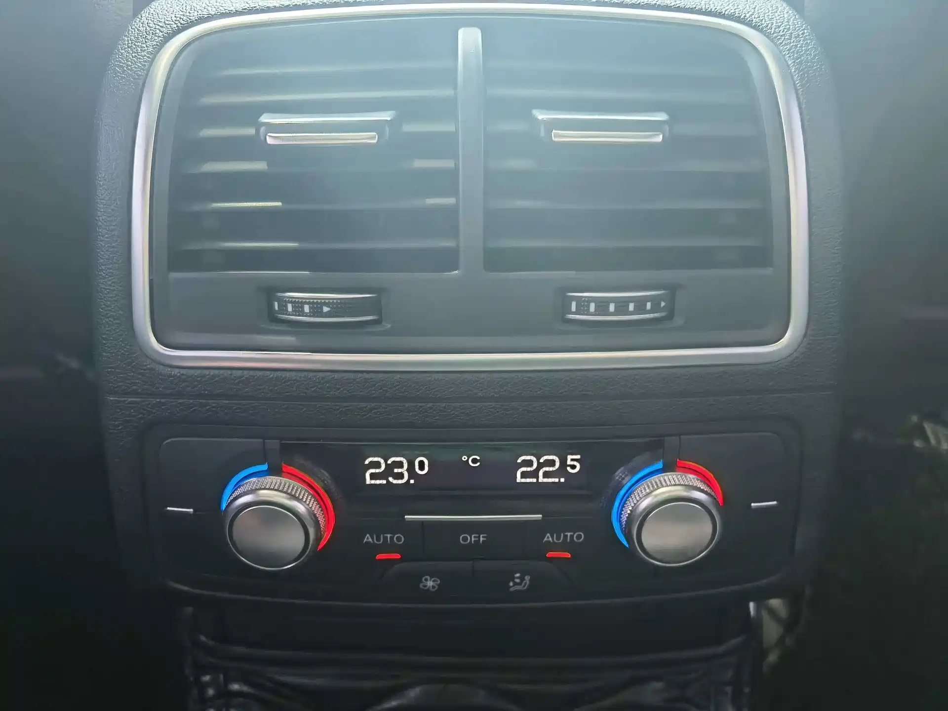 Photo 20 - Audi A6L