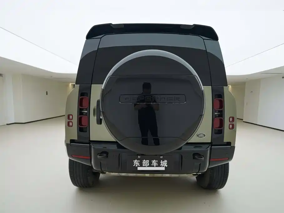 Фото 4 - Land Rover Defender