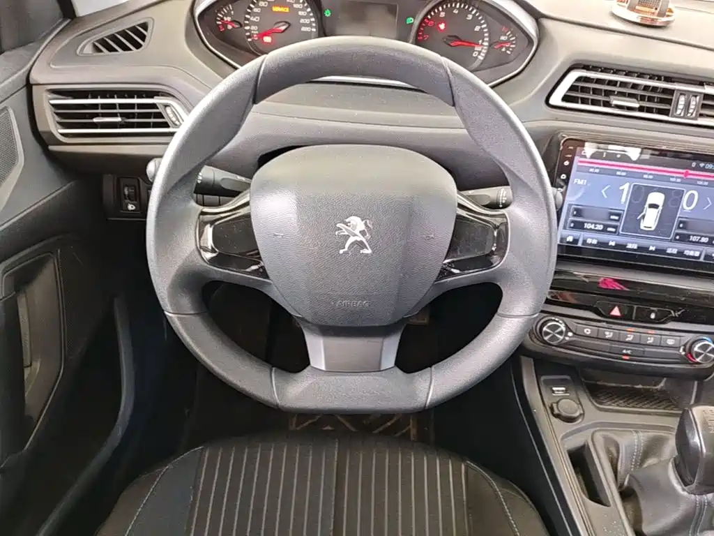 Peugeot 308 2018 2016 1.6L Manual Fashion