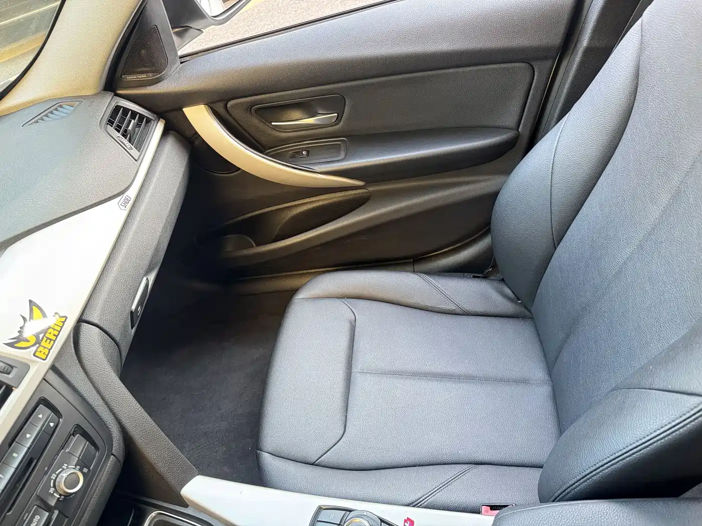 BMW 3 Series 2015 316i Progressive фото 11