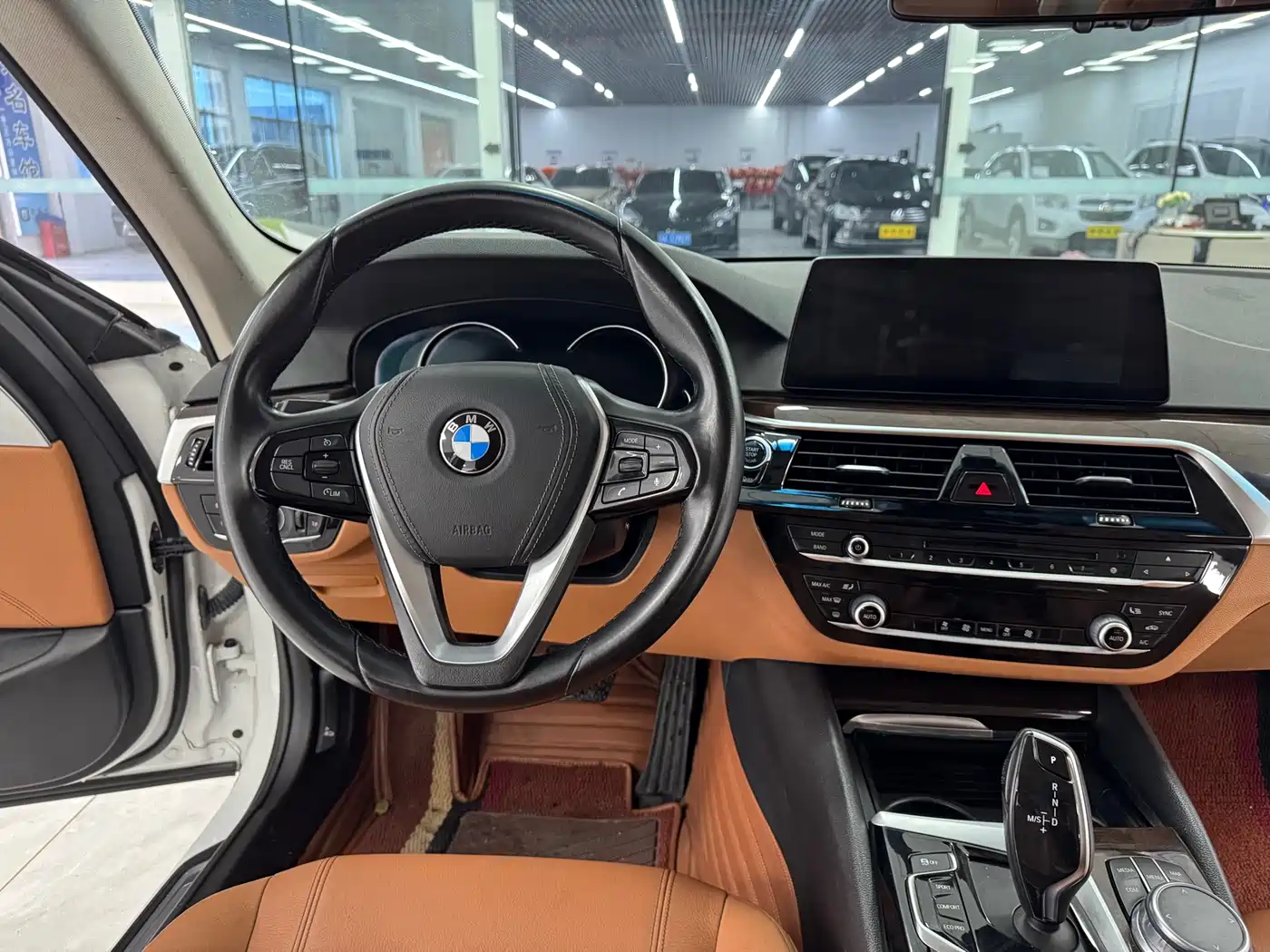 BMW 5 Series 2018 528Li Launch Special Edition фото 13