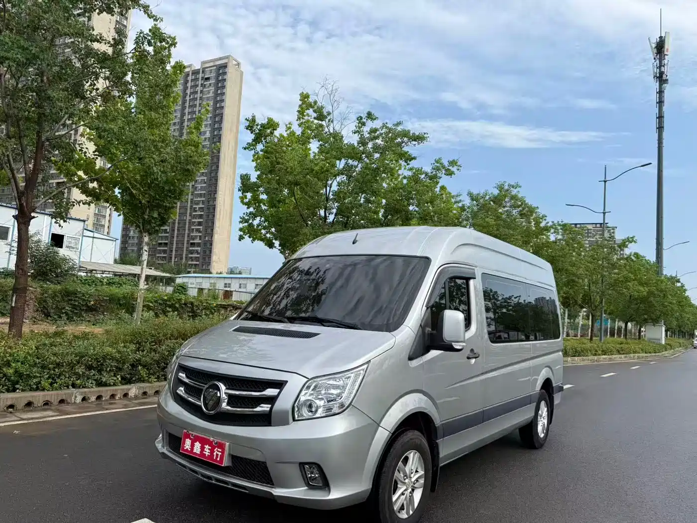 Foton Tuyano 2023 2023 2.0T Passenger Luxury Manual Long Wheelbase Medium Roof Single Rear Tire 9-Seater (Commercial)