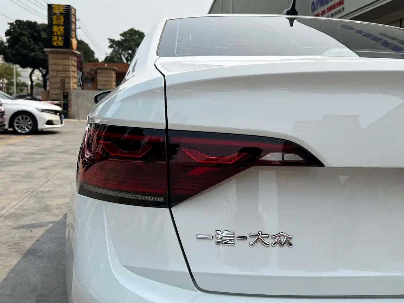 Volkswagen Sagitar 2024 300TSI DSG Surpass Edition фото 8