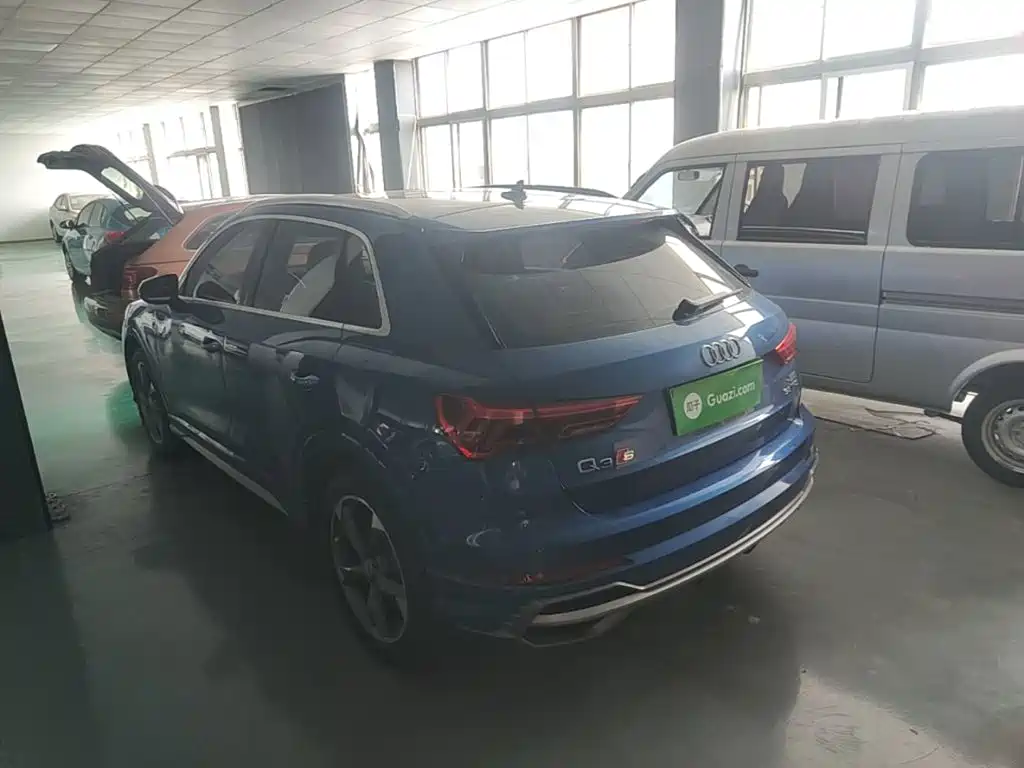 Фото 5 - Audi Q3