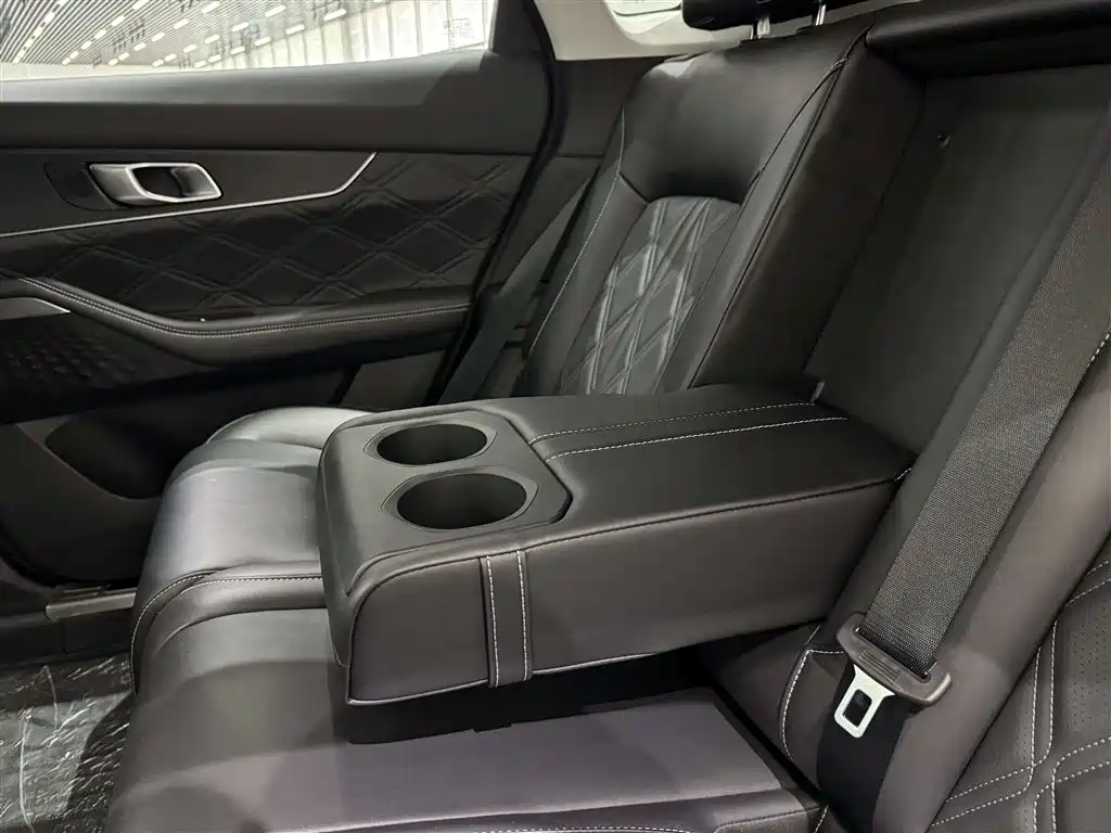 Changan UNI-K 2025 2024 2.0T FWD Global Edition