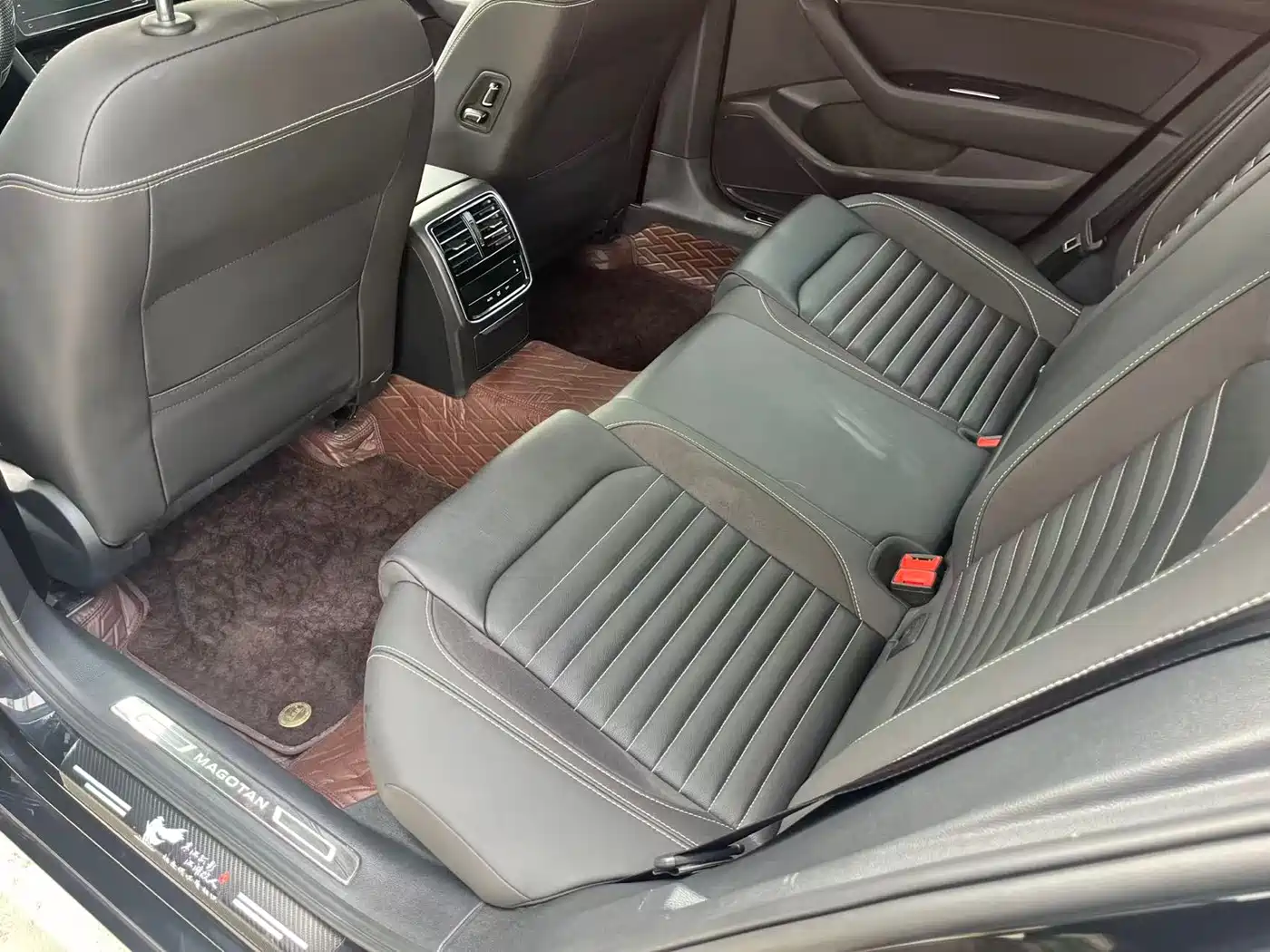 Volkswagen Magotan 2020 330TSI DSG Leading фото 26