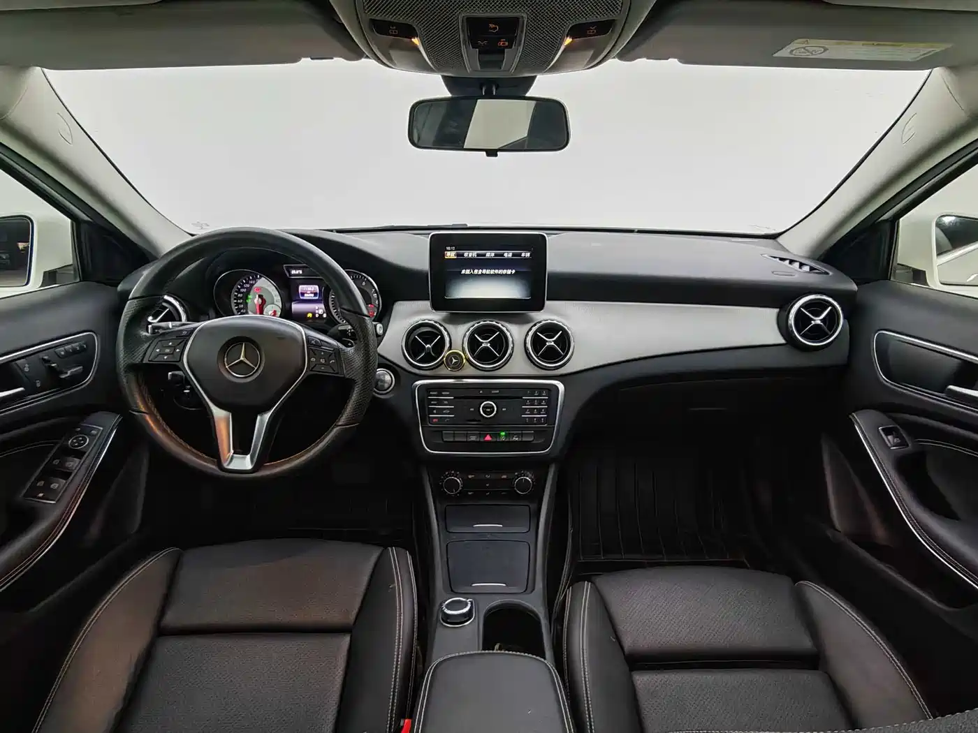 Mercedes-Benz GLA 2016 GLA 200 Dynamic фото 13