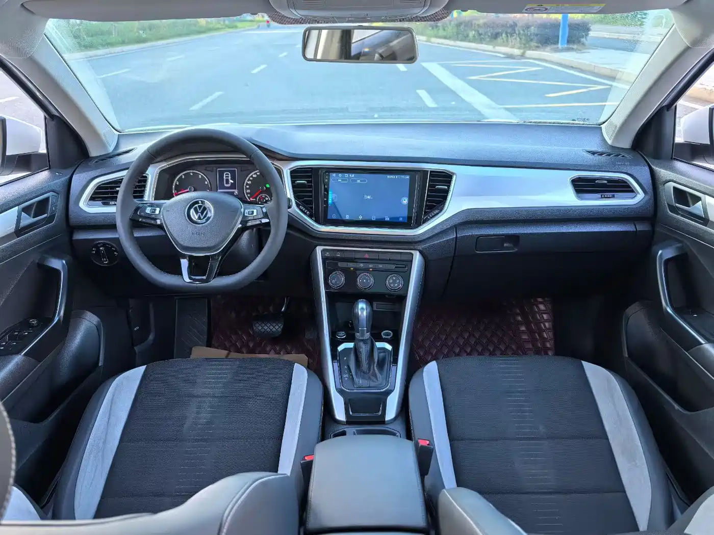Фото 5 - Volkswagen T-ROC