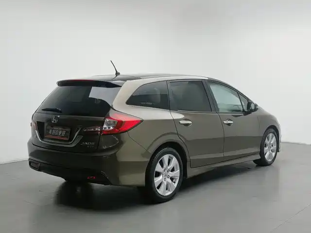 Honda Jade 2014 1.8L CVT Luxury 5-seater — фото 2
