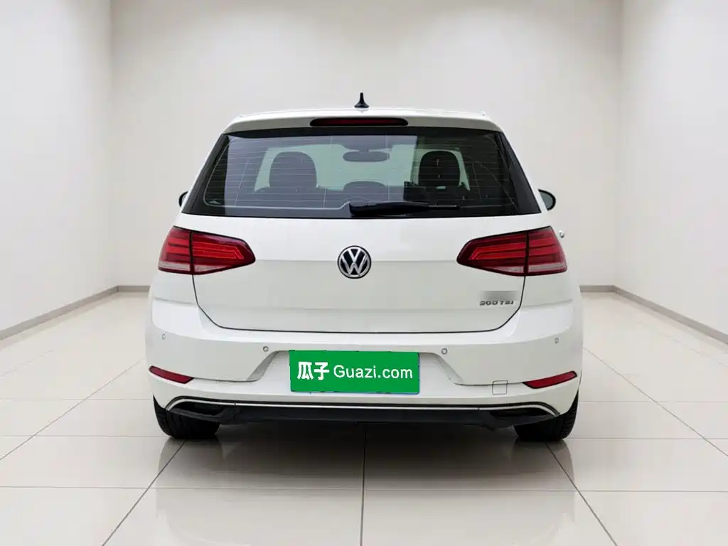 Фото 3 - Volkswagen Golf