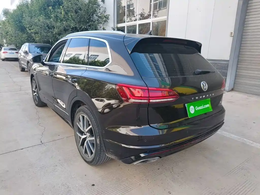 Фото 5 - Volkswagen Touareg